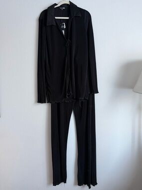 Fashion Nova Black Pleated Wide-Leg Pants & Tie-Front Top Set